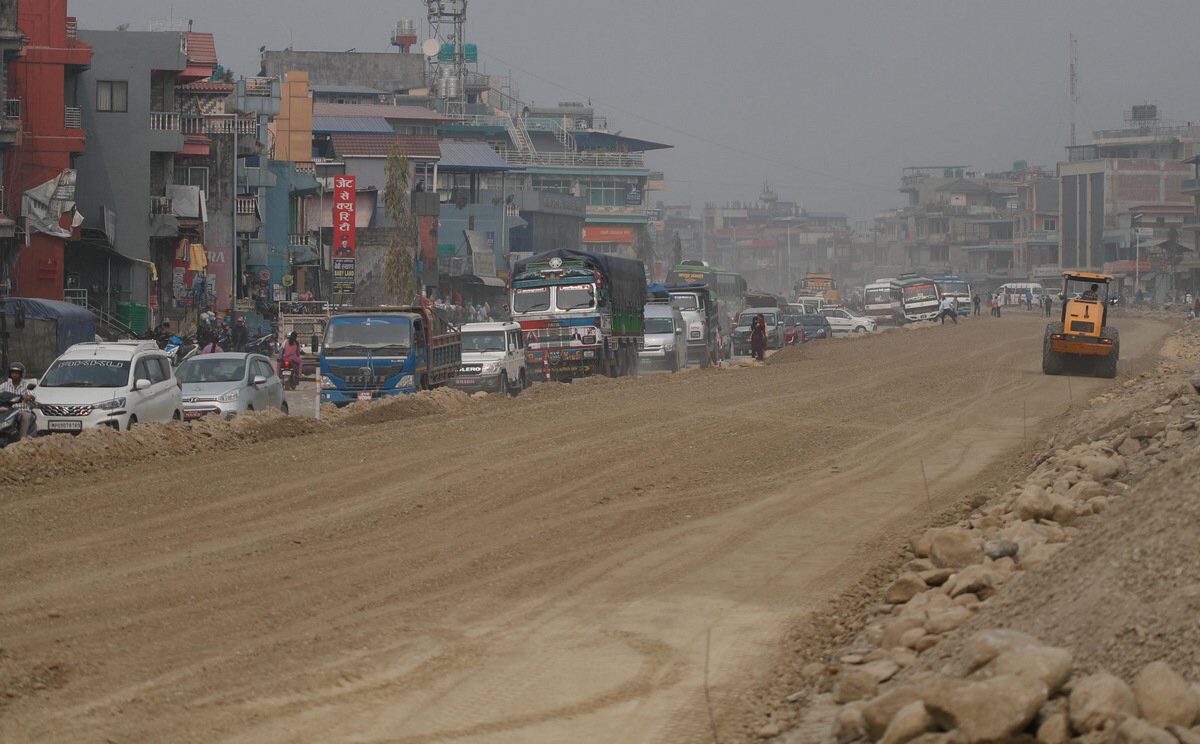 पोखरा–मुग्लिन सडक विस्तार : विद्युत् पोल एक साताभित्र हटाइँदै