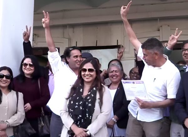 बुद्ध एयरका मालिकसहित संलग्न दलले पायो निर्वाचन आयोगबाट प्रमाणपत्र