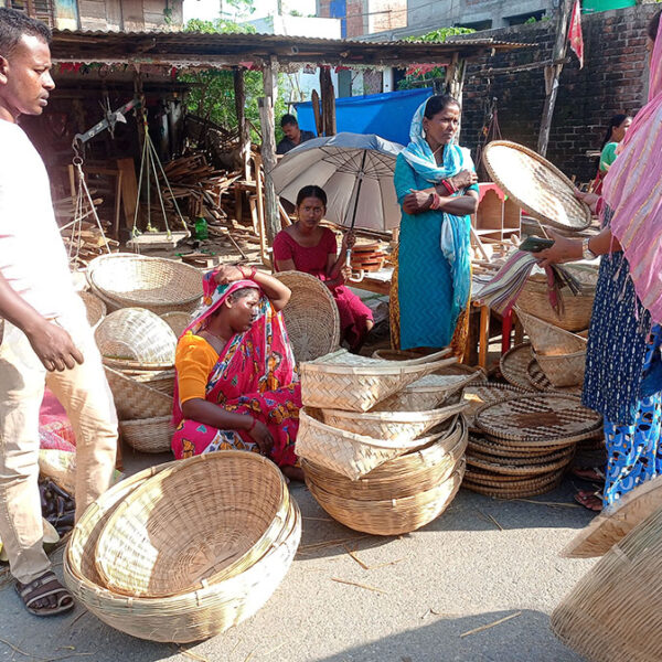 लोप हुँदै थारु समुदायको ‘ढकिया’