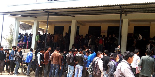 एकान्तकुनास्थित यातायात कार्यालयबाट तीन जना बिचौलिया पक्राउ https://hatemalomedia.com/2026/06/18001/