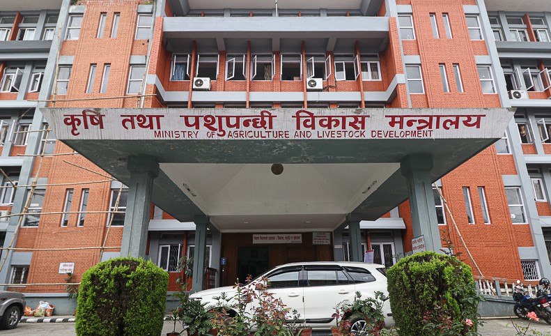 कृषि अनुदान दुरुपयोग र प्रभावकारिता छानबिन गर्न ५ सदस्यीय कार्यदल गठन https://hatemalomedia.com/?p=17794&preview=true