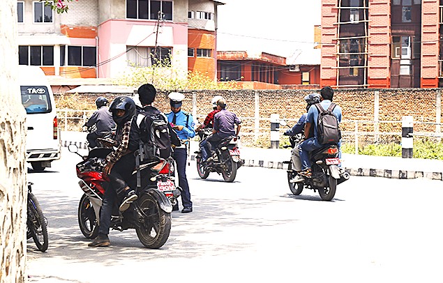 एकै दिन १५९२ सवारीसाधन कारबाही, २० लाख २४ हजार राजस्व सङ्कलन