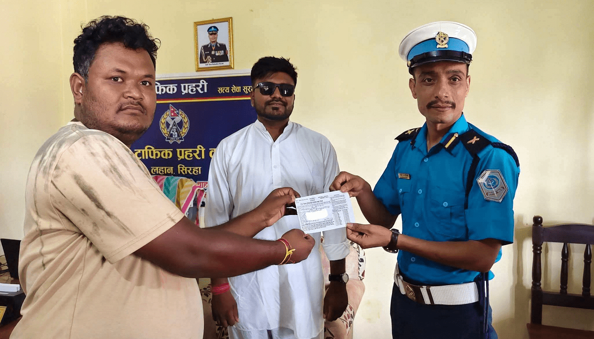 ट्राफिक नियम तोडेपछि रास्वपा सांसद बब्लु गुप्तालाई जरिमाना