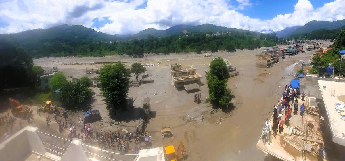 ‘सरकार, हाम्रा मान्छे खोजिदिनुस्!’: भोटेकोसी बाढीपछि आफन्तको खोजीमा सामाजिक सञ्जाल बन्यो ‘हेल्प&hellip;